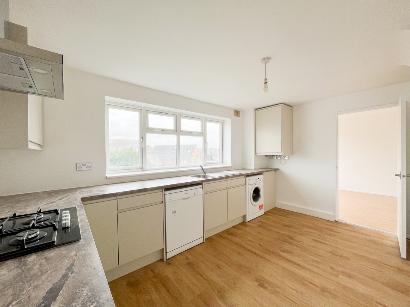 2 bed flat to rent in Southend Close, Stevenage  - Property Image 2