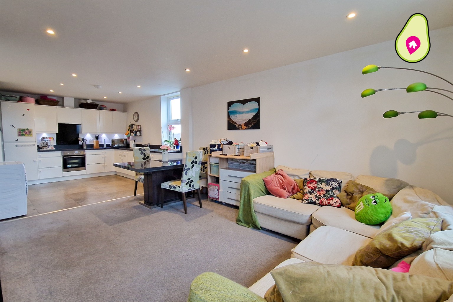 1 bed flat for sale in Plough Road, Yateley  - Property Image 1