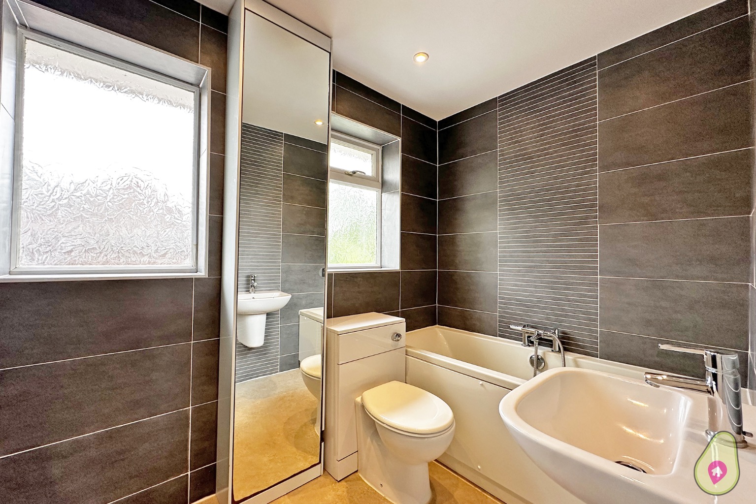 3 bed end of terrace house for sale in Brook Green, Bracknell  - Property Image 11