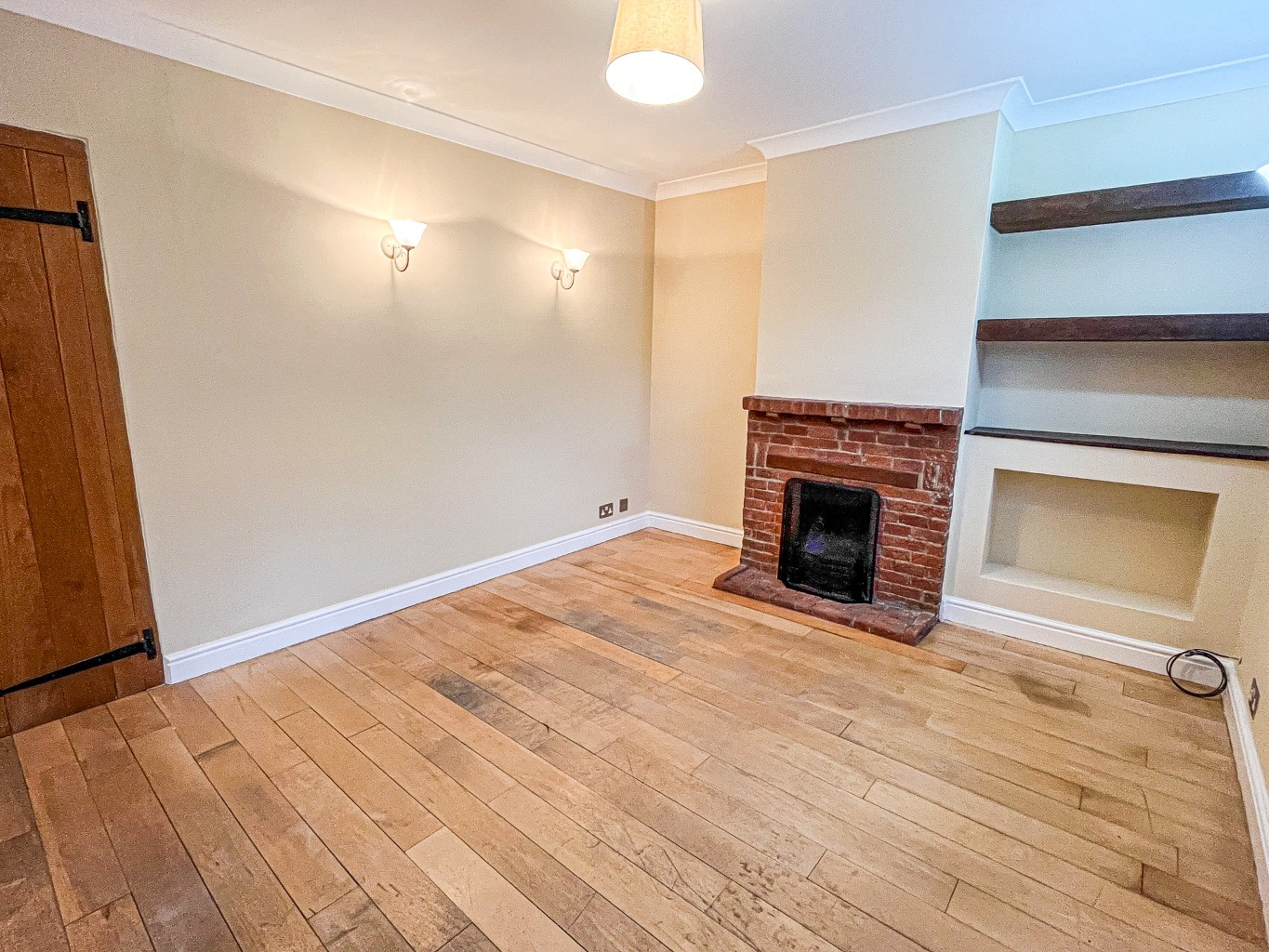 2 bed terraced house to rent in Holyport Street, Maidenhead  - Property Image 2
