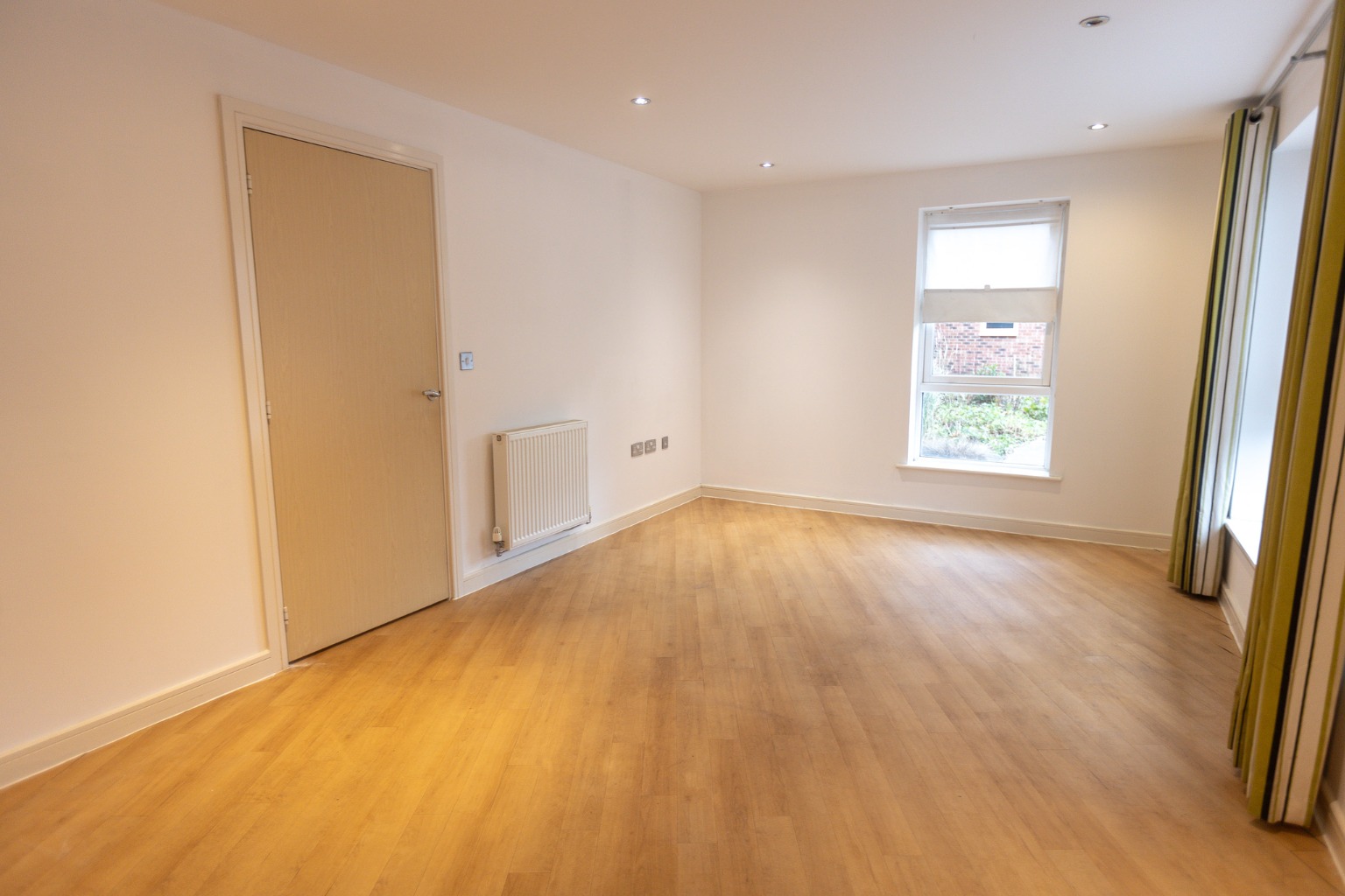 2 bed flat to rent in Hampden Crescent, Bracknell  - Property Image 2