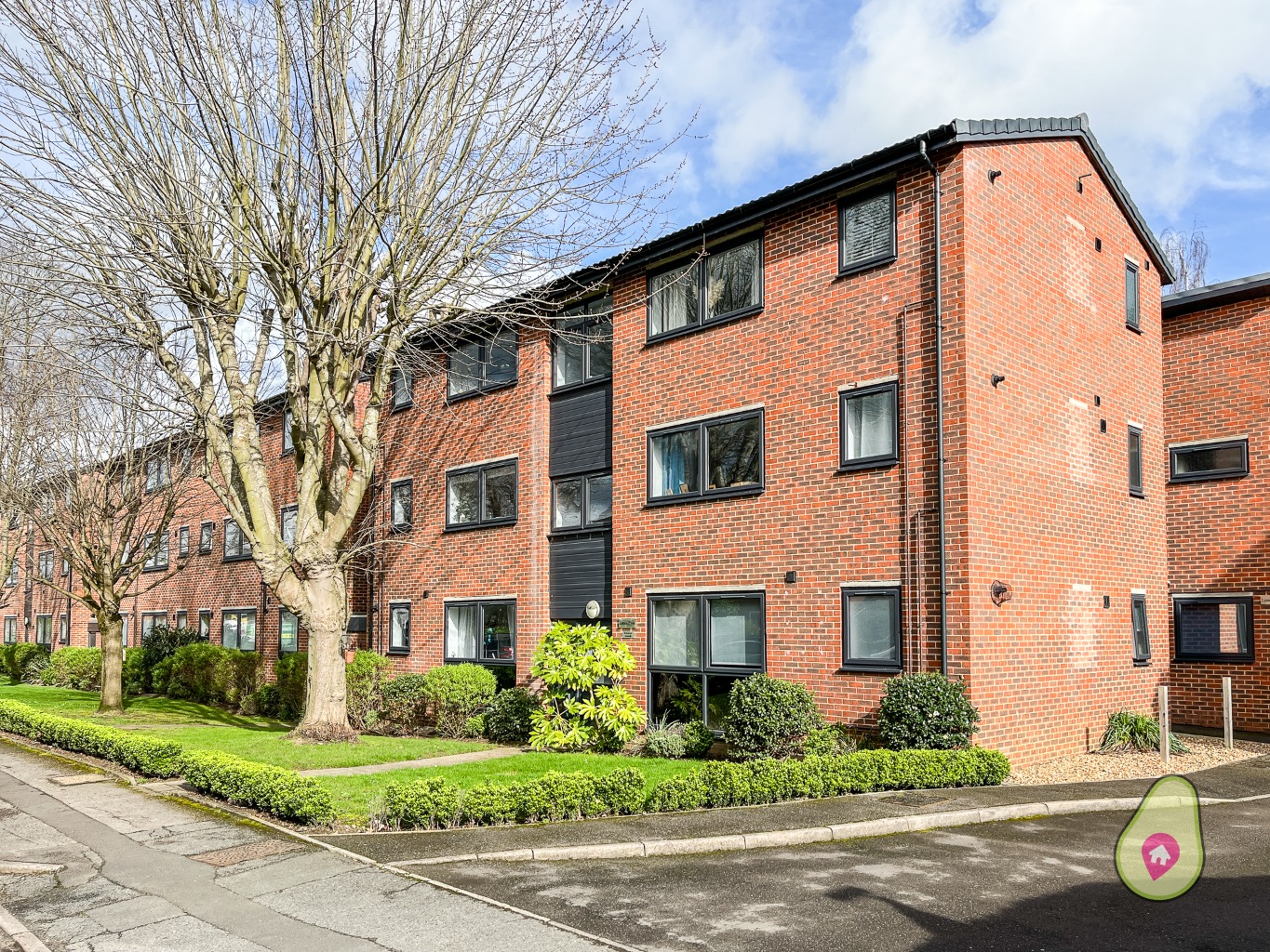 1 bed flat to rent in Ray Park Avenue, Maidenhead  - Property Image 1