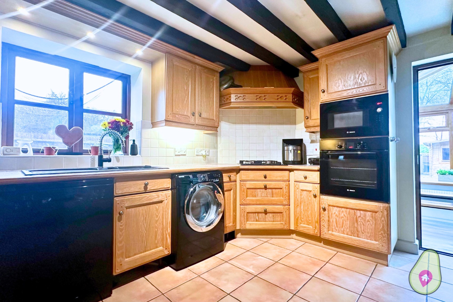 2 bed end of terrace house for sale in Harvest Drive, Wokingham  - Property Image 2