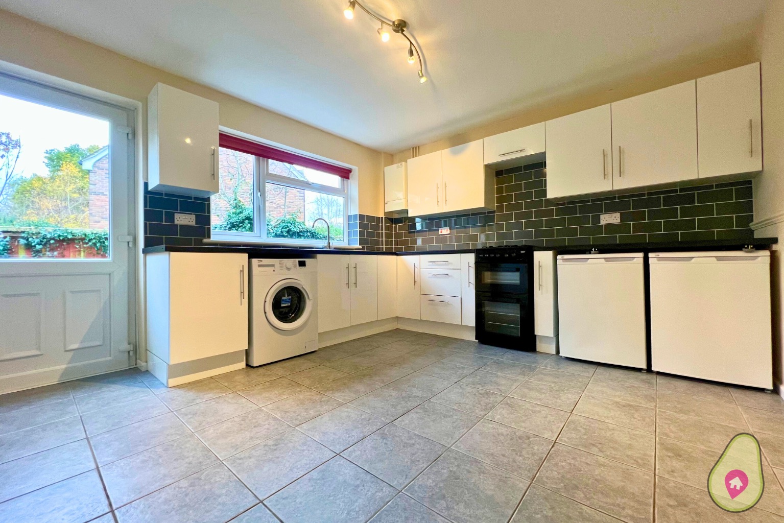 3 bed semi-detached house for sale in Chatsworth Avenue, Wokingham  - Property Image 2