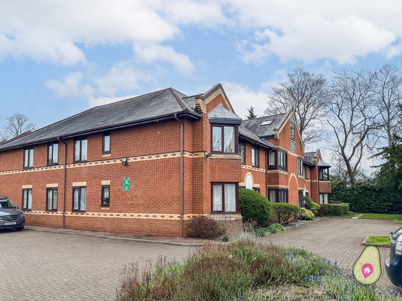2 bed ground floor flat for sale in Regency Heights, Reading  - Property Image 12