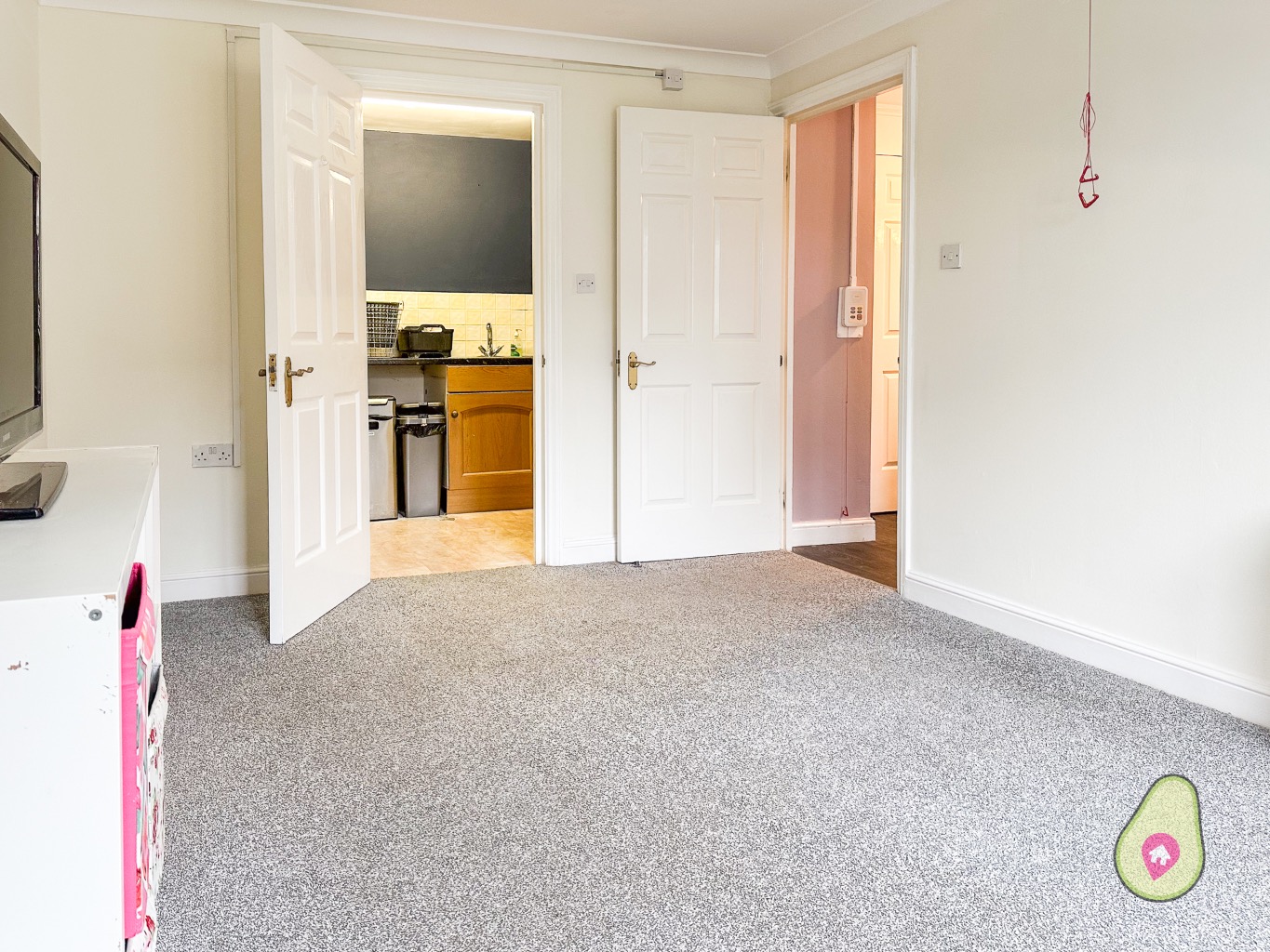 2 bed ground floor flat for sale in Regency Heights, Reading  - Property Image 11