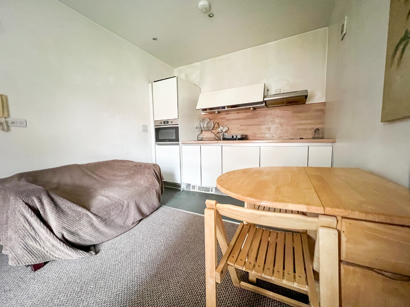 1 bed flat for sale in Garden Court, Birmingham  - Property Image 4
