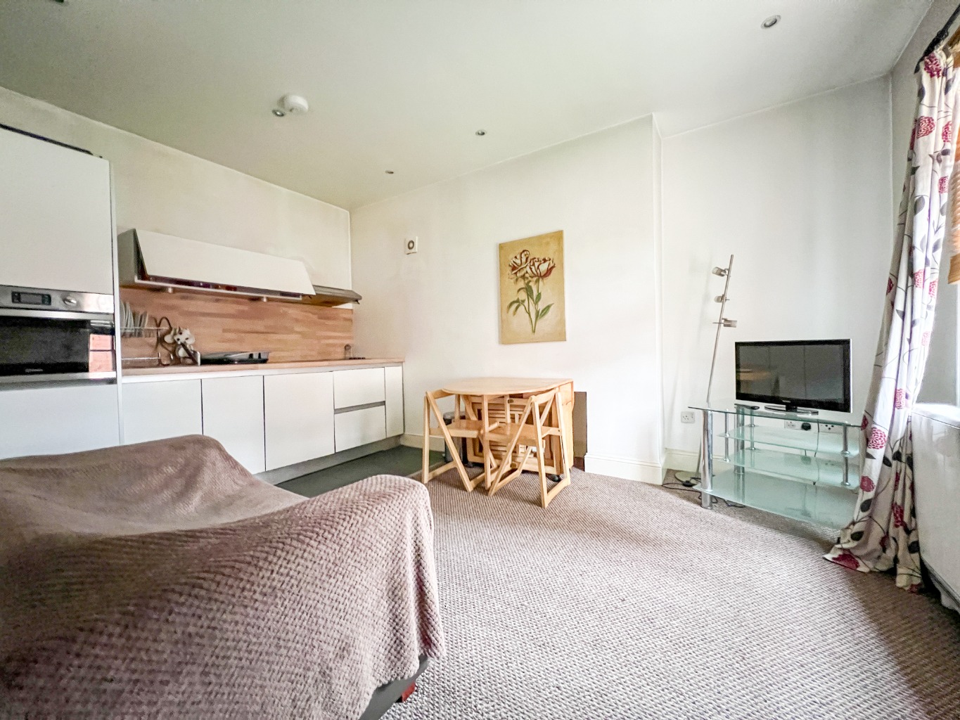 1 bed flat for sale in Garden Court, Birmingham  - Property Image 3