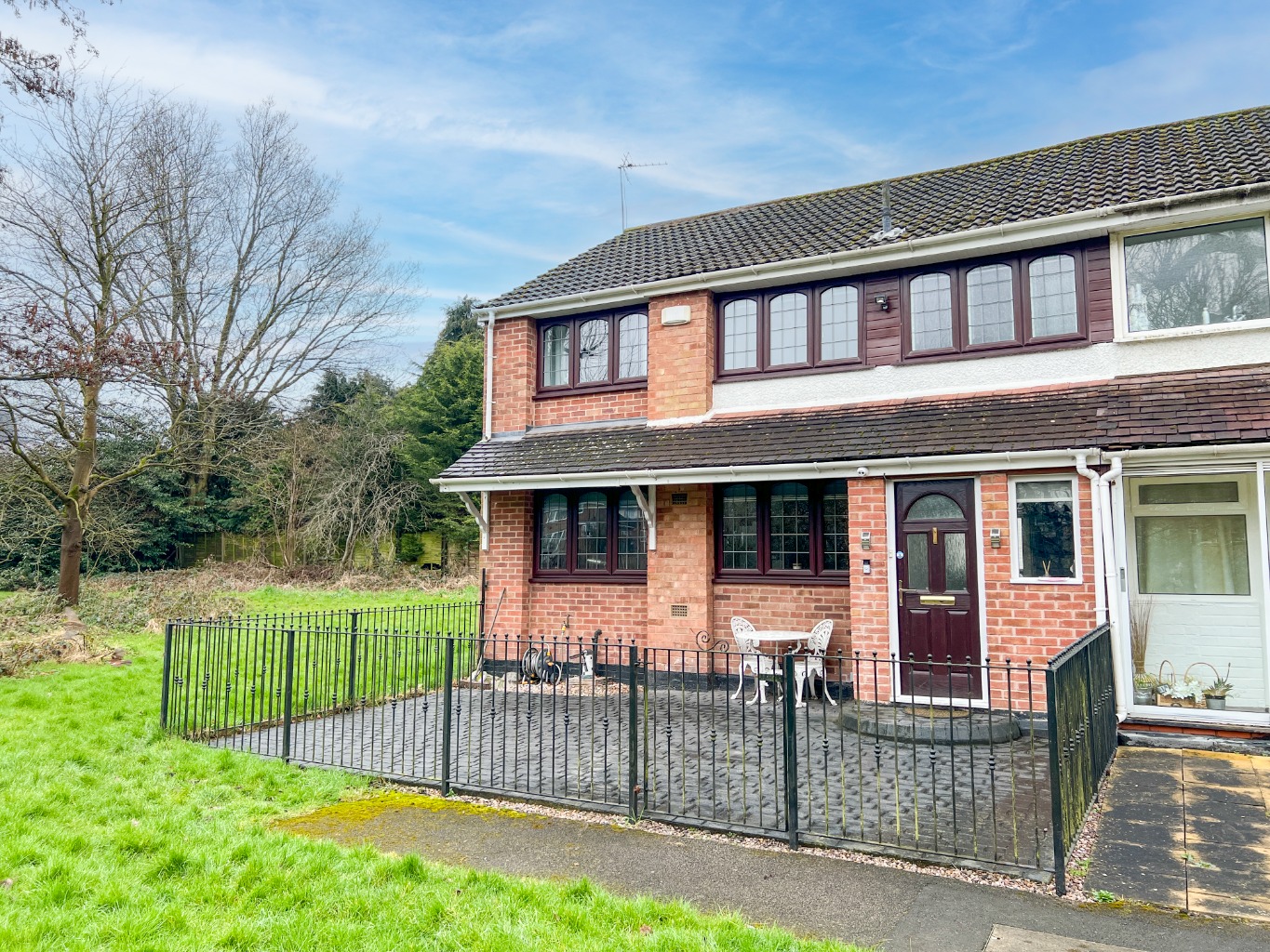 4 bed semi-detached house for sale in Gaydon Road, Solihull  - Property Image 1
