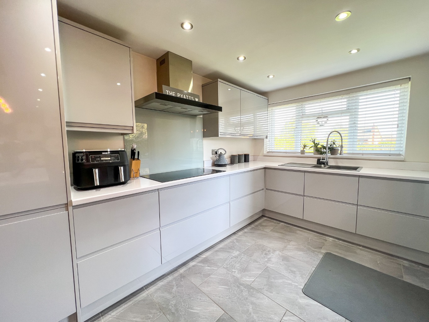 3 bed semi-detached house for sale in Streetsbrook Road  - Property Image 4