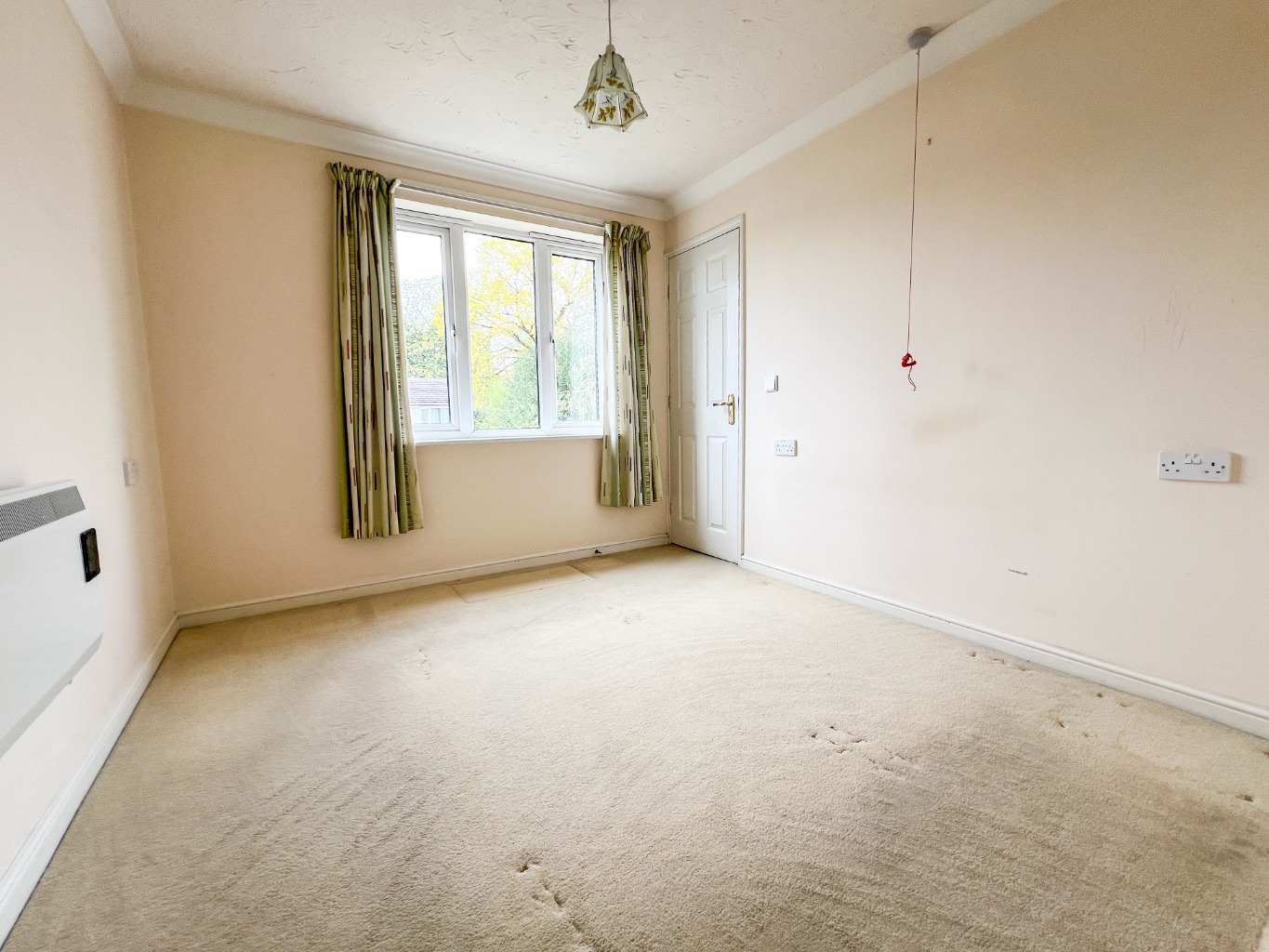 2 bed flat for sale in Lugtrout Lane, West Midlands  - Property Image 7
