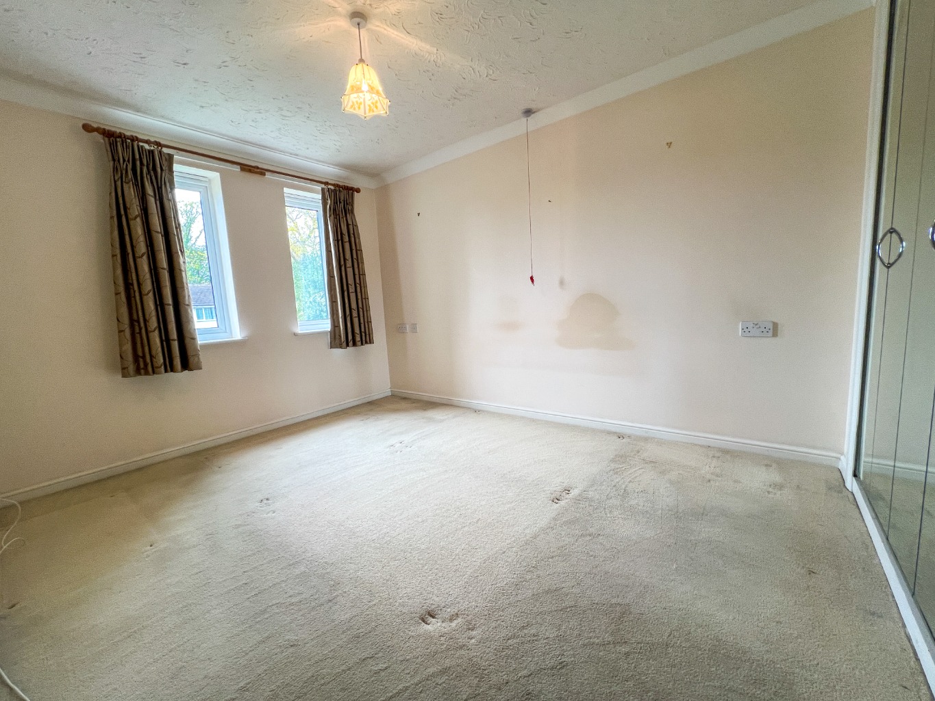 2 bed flat for sale in Lugtrout Lane, West Midlands  - Property Image 6