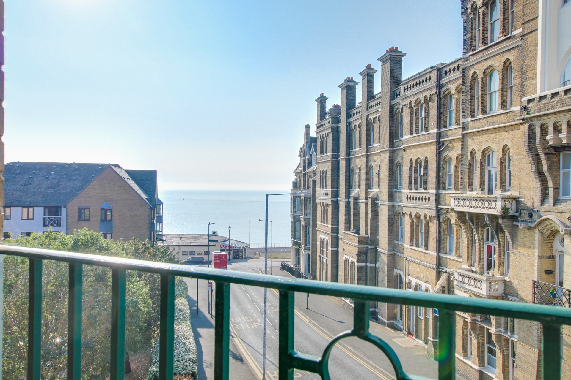 2 bed flat to rent in Victoria Road - Property Image 1