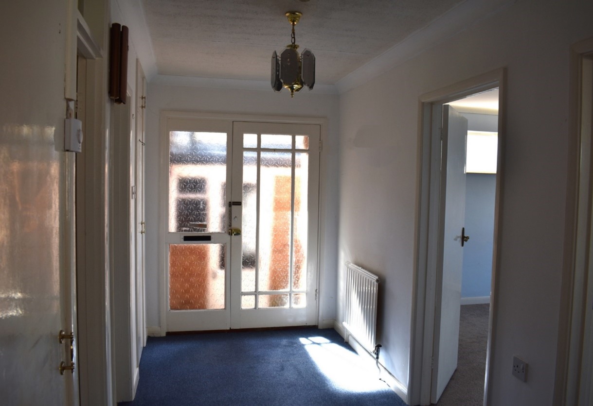 Bungalow to rent in Canterbury Close, Broadstairs 2