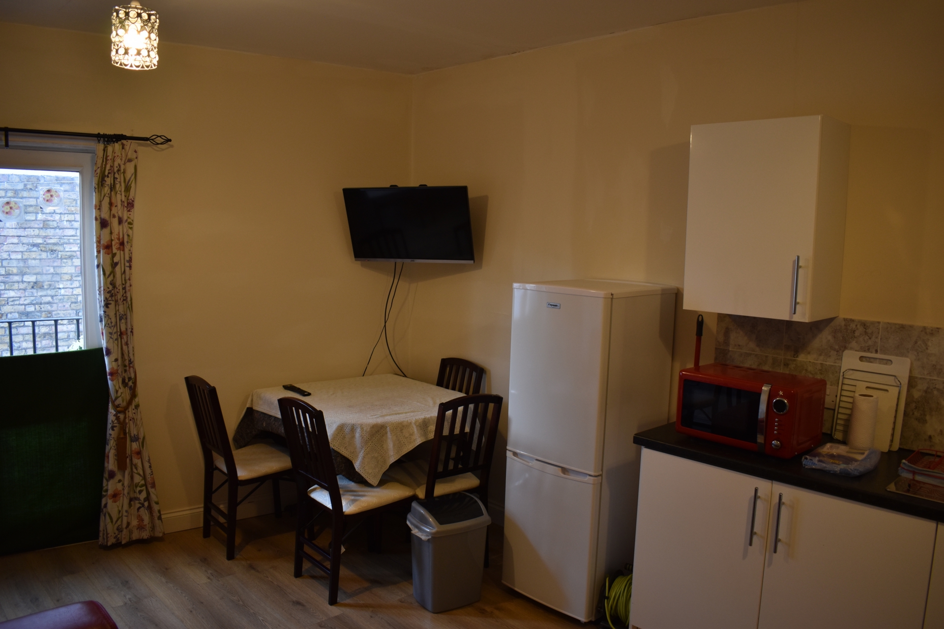 1 bed flat to rent in Albert Court  - Property Image 3