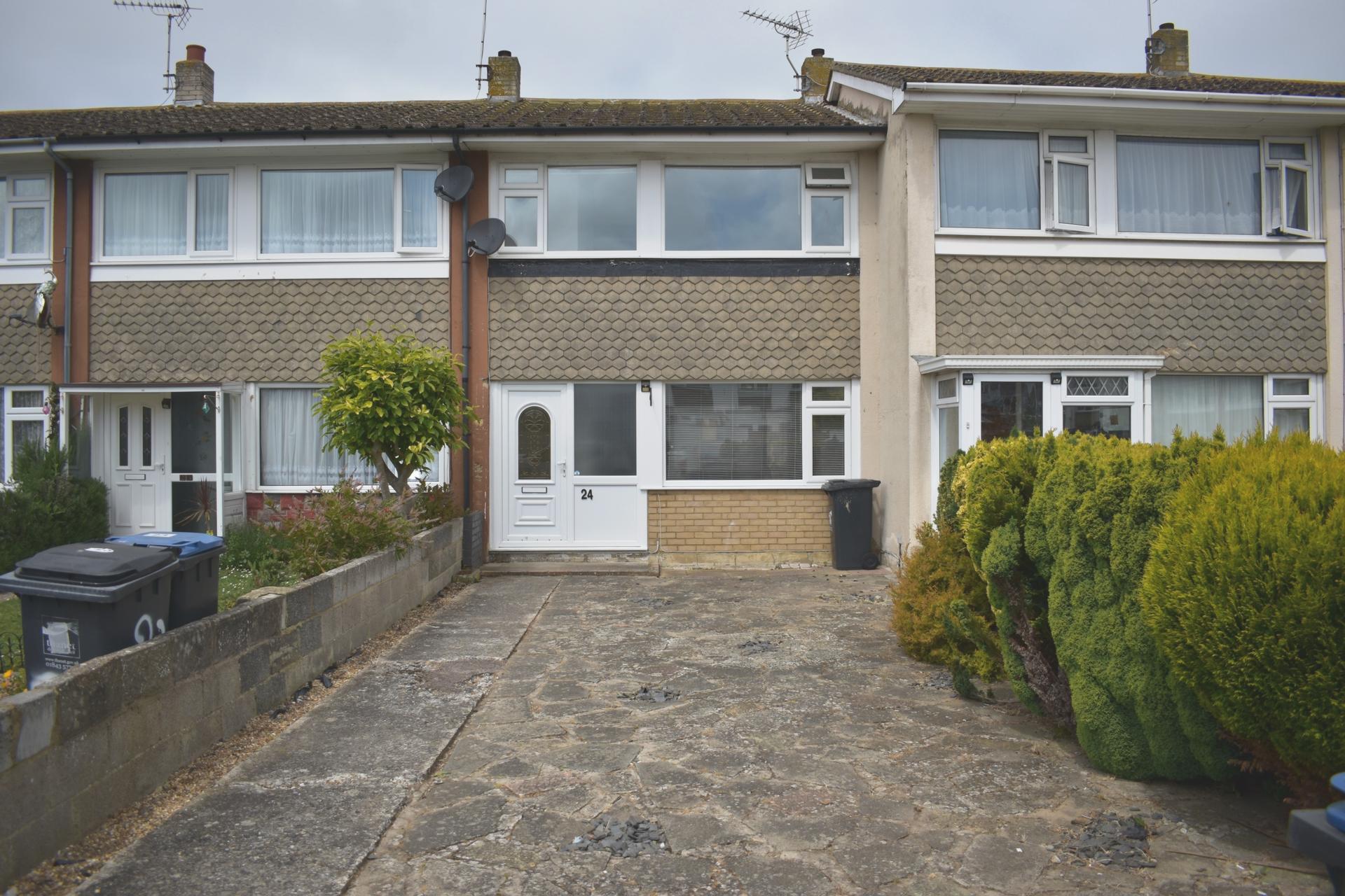 2 bed house to rent in Yew Tree Gardens, Birchington - Property Image 1
