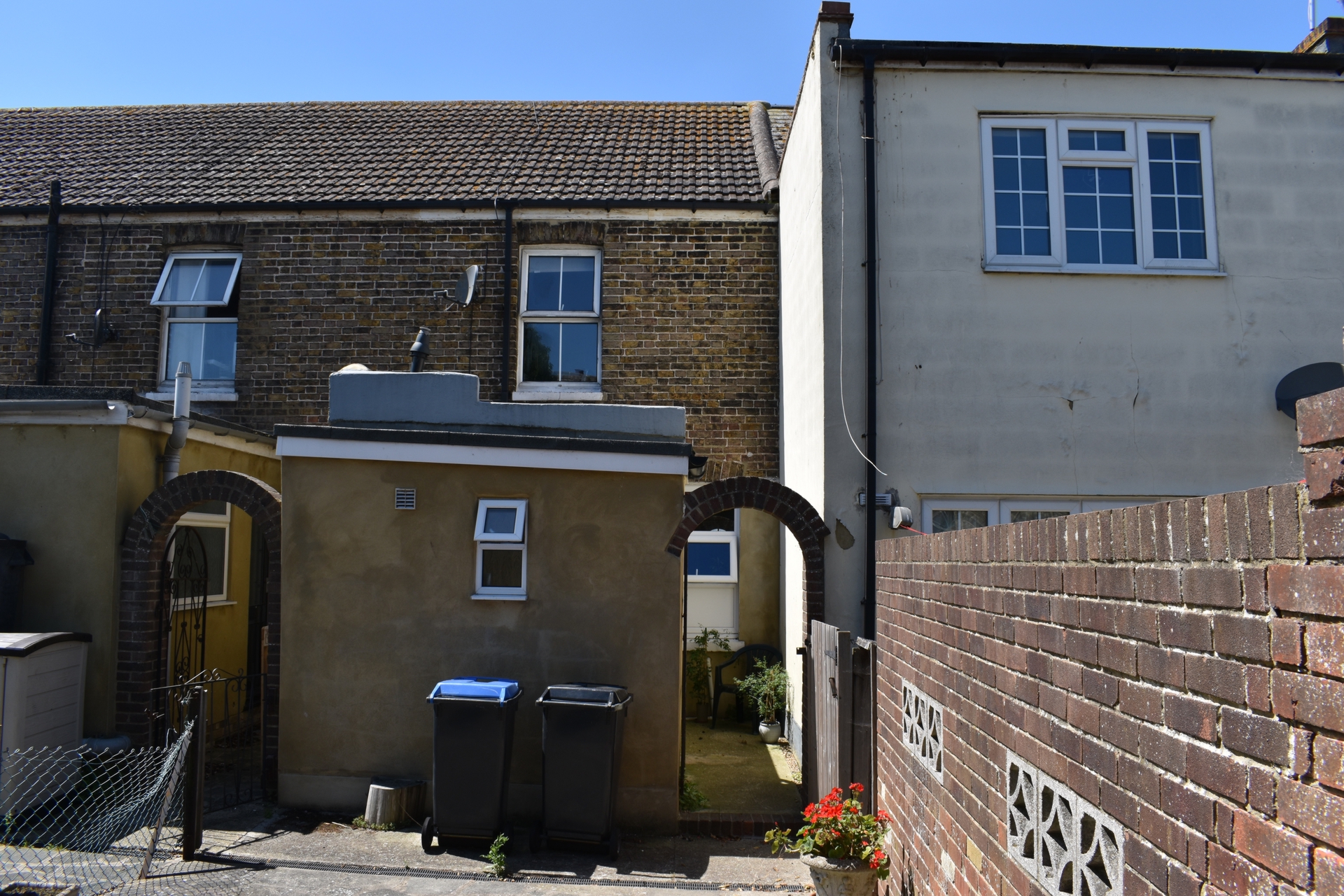 2 bed house to rent in High Street, Garlinge 3
