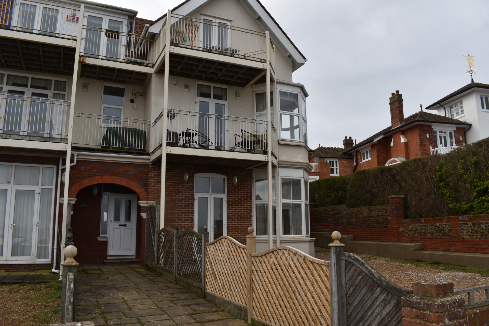 2 bed flat to rent in Sea Road, Westgate - Property Image 1