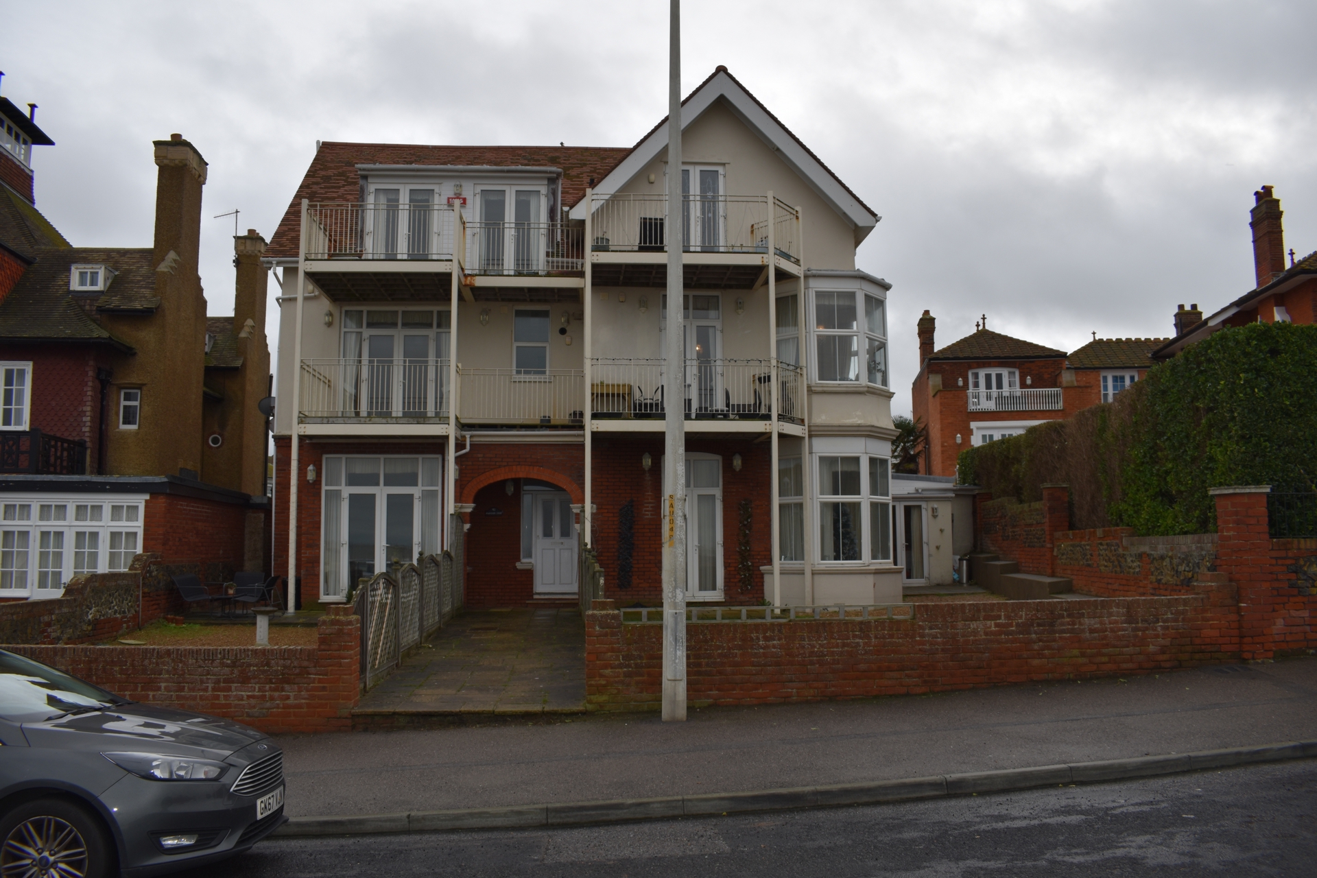 2 bed flat to rent in Sea Road, Westgate, CT8 
