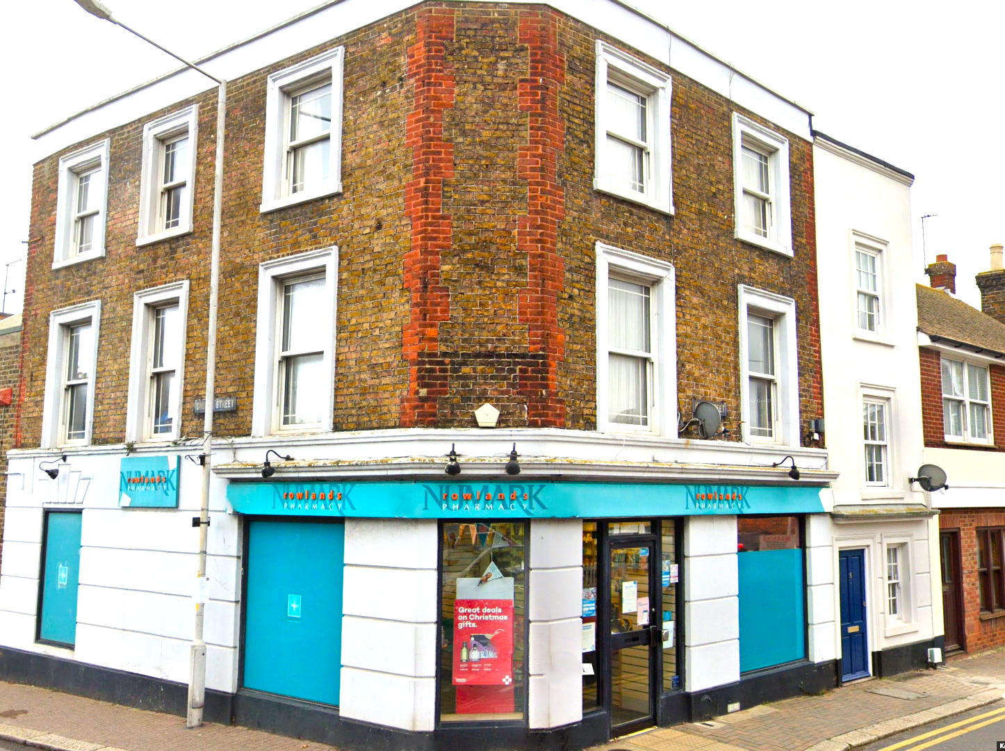 A fantastic income generating investment opportunity in St Peters, Broadstairs, consisting of a three-storey building - currently the Pharmacy takes up the ground floor, basement and yard with two self-contained residential duplex apartments above. 