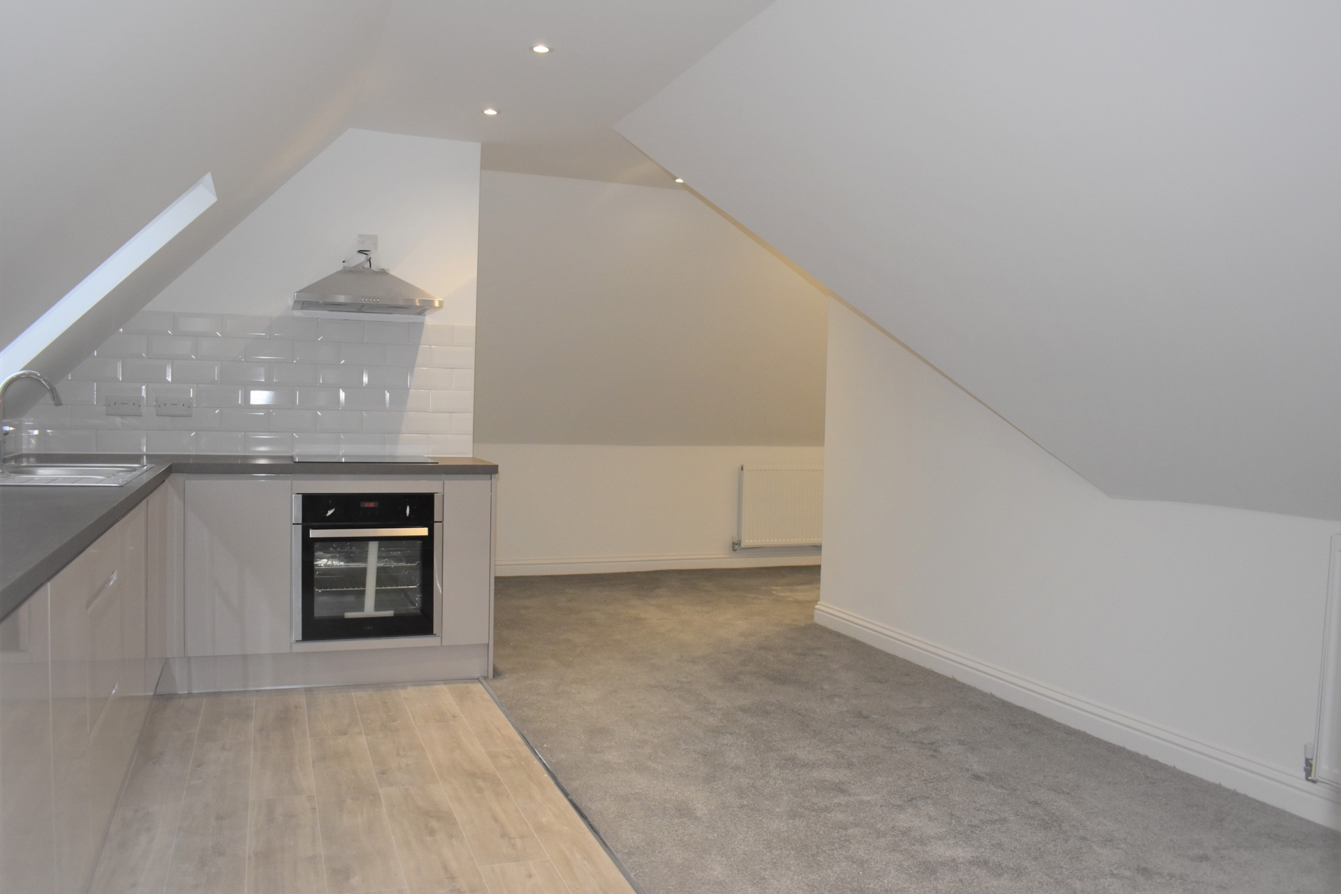 2 bed flat to rent in High Street, Broadstairs, CT10