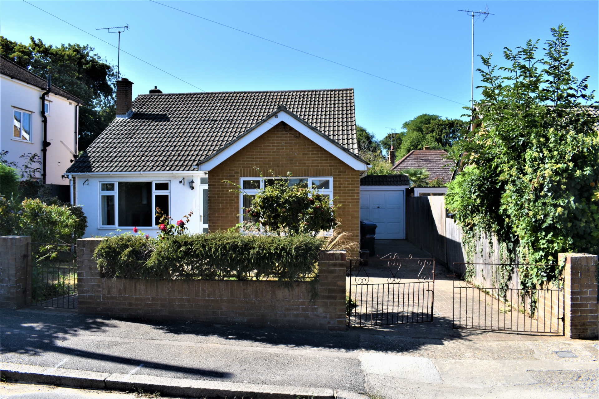3 bed bungalow for sale in Masons Rise, Broadstairs 0