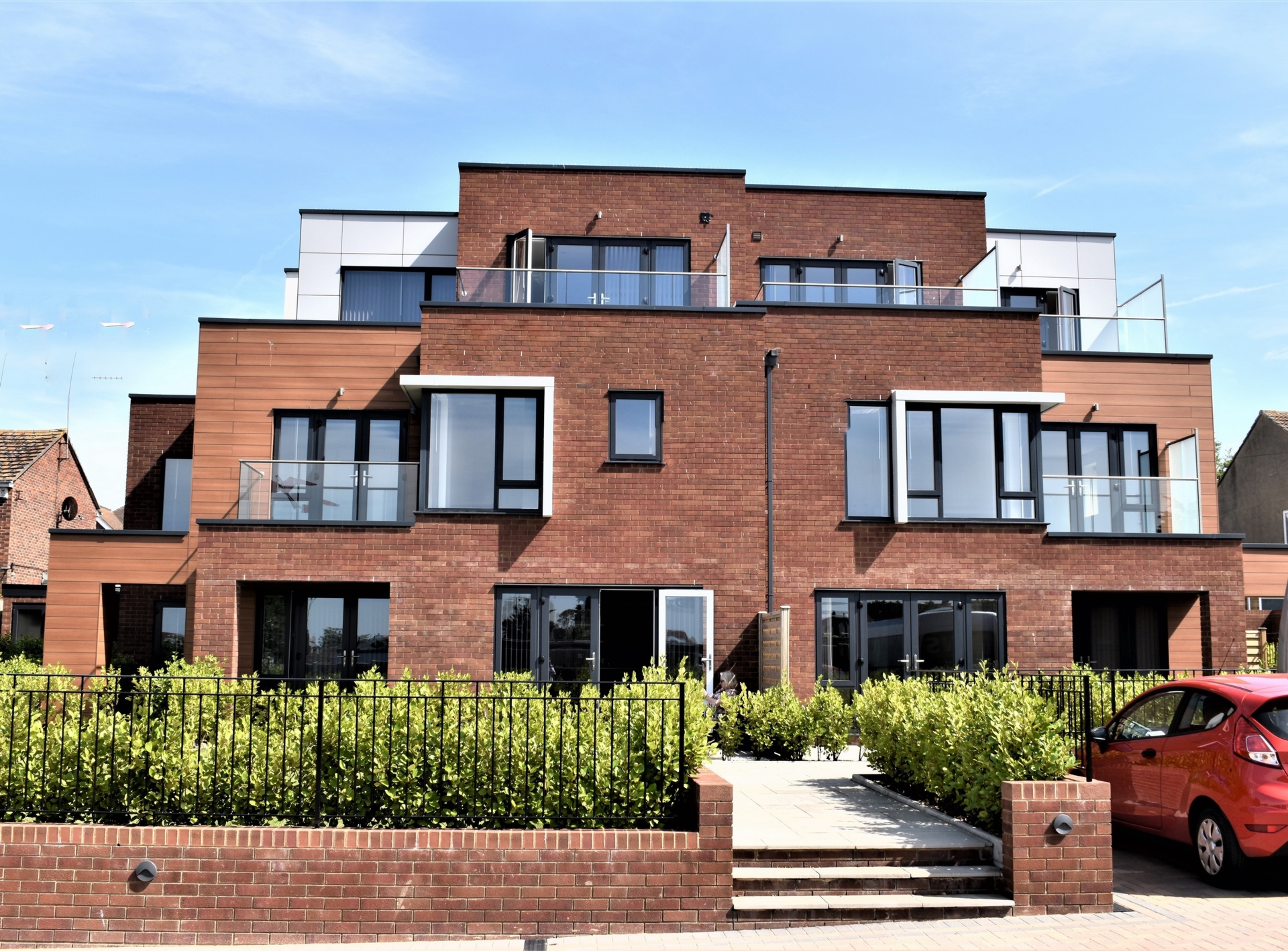 2 bed flat for sale in Kingsgate Avenue, Broadstairs  - Property Image 1