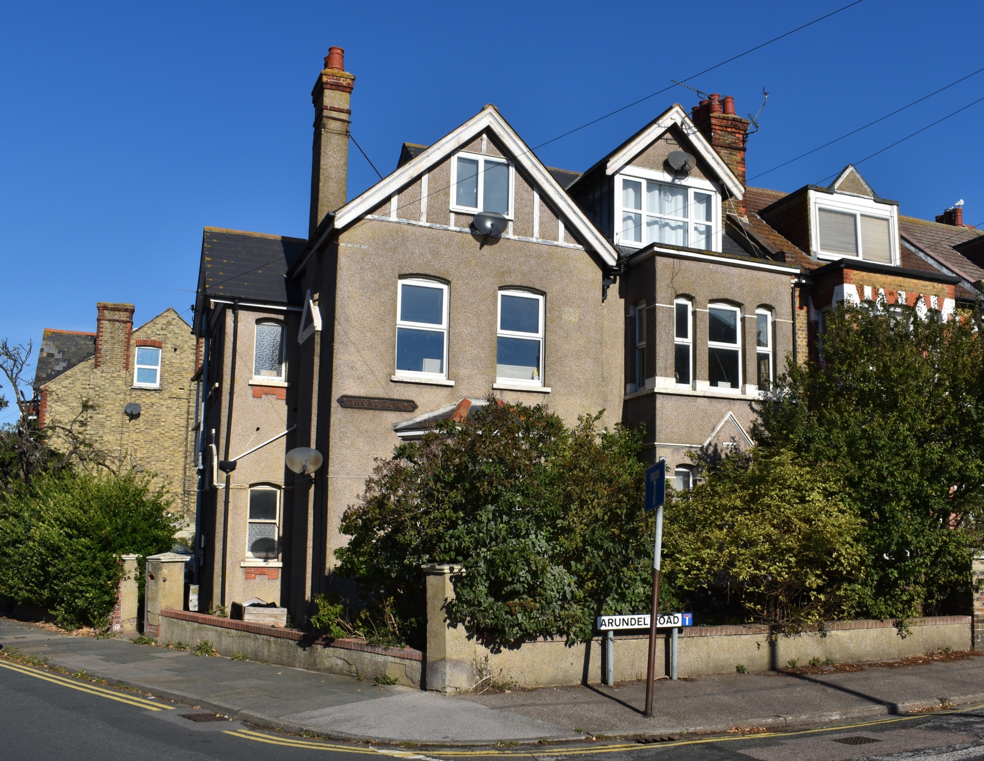 2 bed flat for sale in Approach Road, Margate - Property Image 1