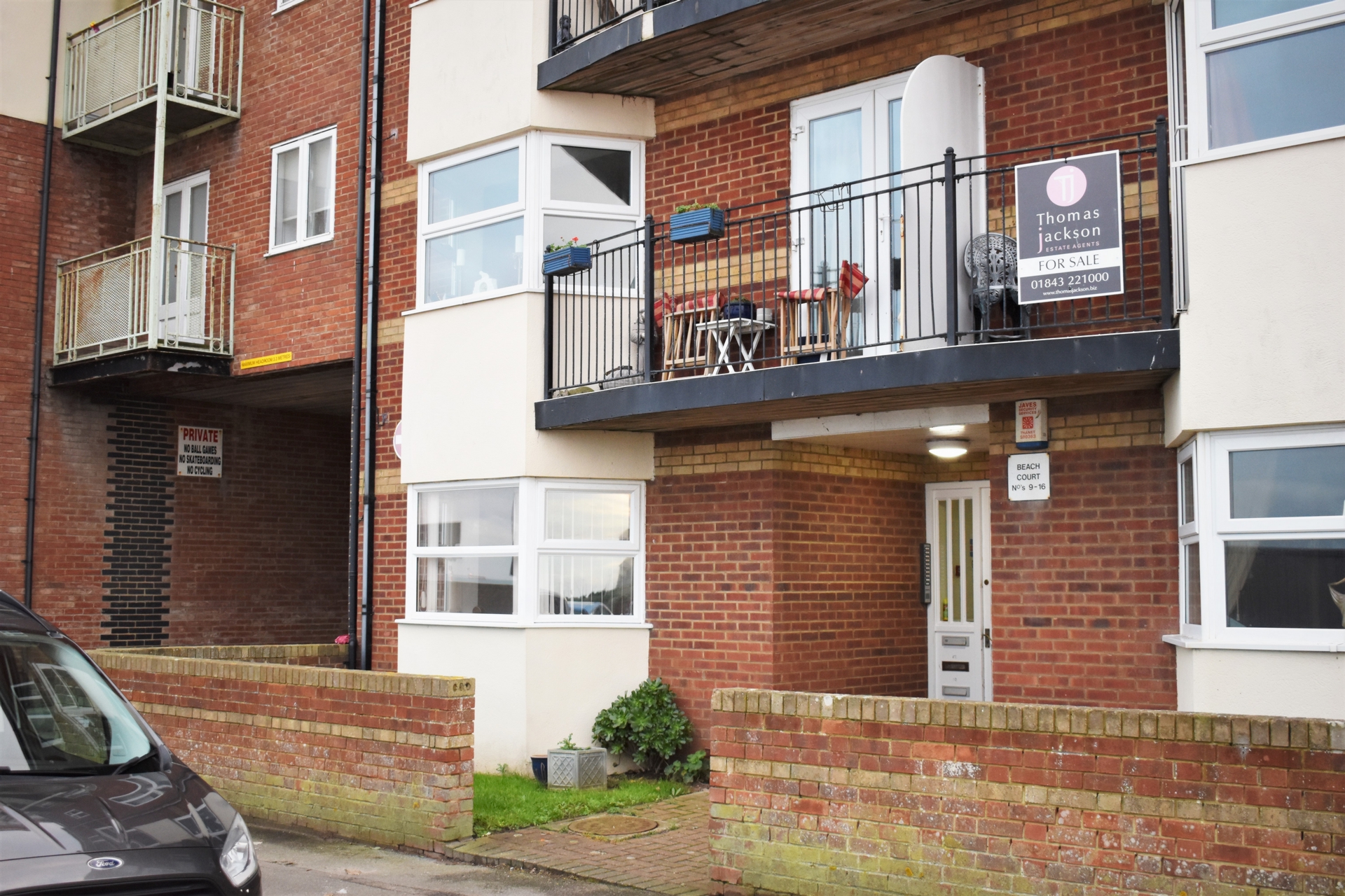 Perfectly located two bedroomed ground floor apartment overlooking westbrook beach. 
