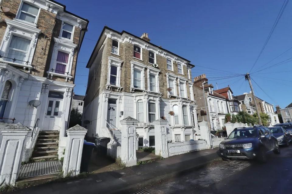 1 bed flat to rent in Carlton Avenue, Ramsgate  - Property Image 1