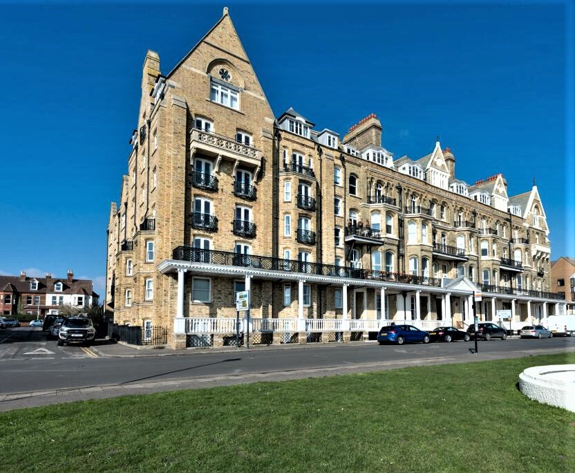 3 bed flat for sale in D'Este Road, Ramsgate  - Property Image 1