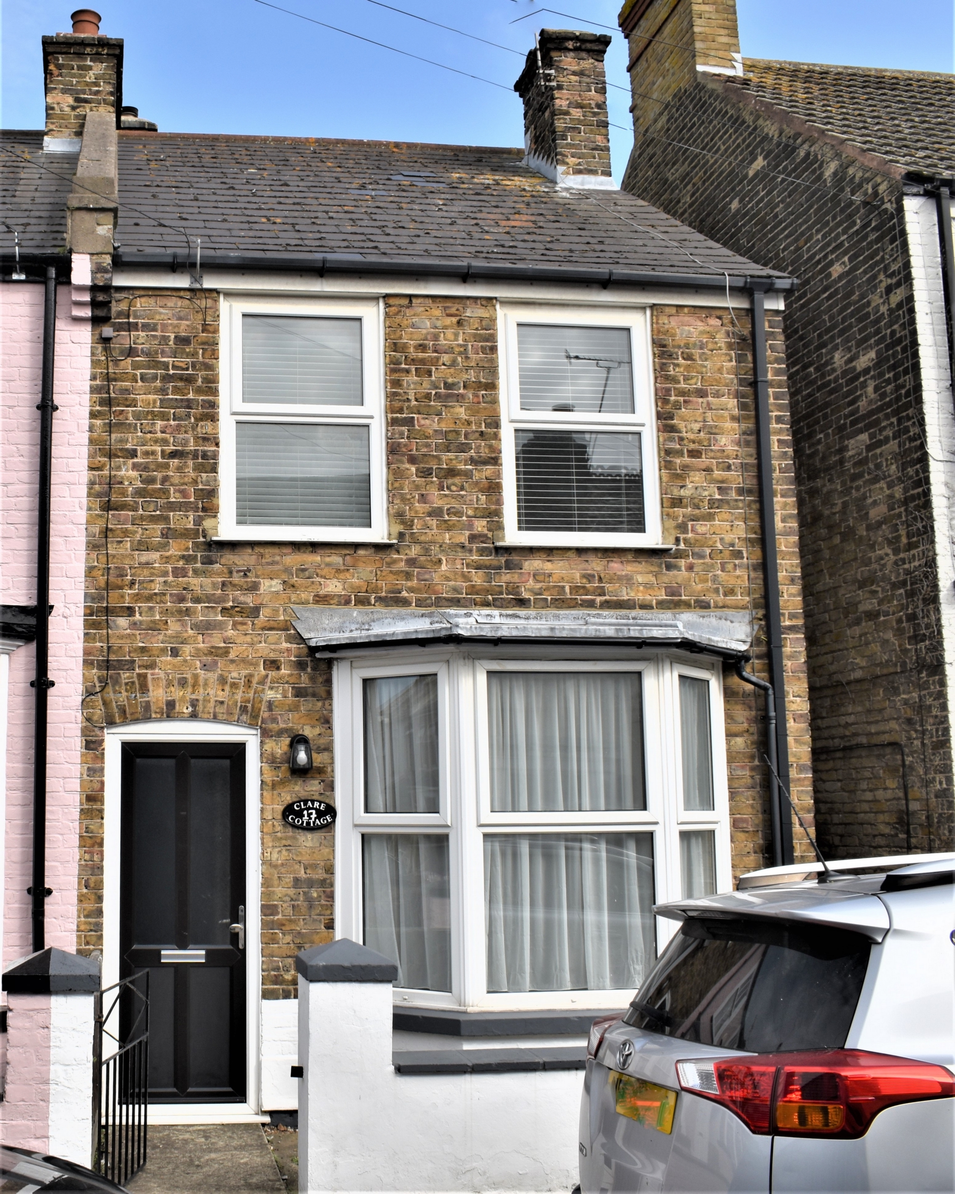 CHIAN FREE - FANTASTIC BROADSTAIRS LOCATION - 2 RECEPTION - 2 BEDROOM PERIOD END OF TERRACED HOUSE.