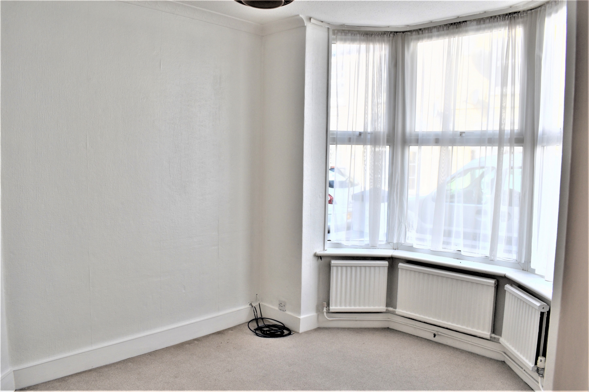 2 bed end of terrace house for sale in Clarendon Road 1