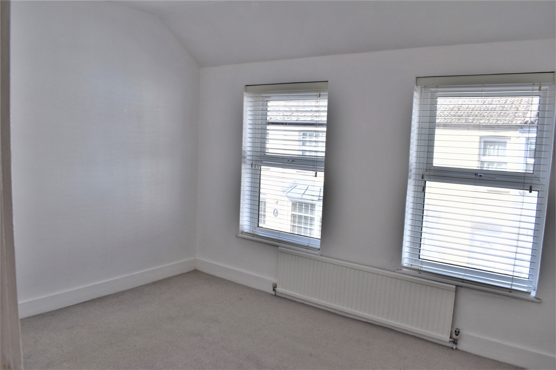 2 bed end of terrace house for sale in Clarendon Road  - Property Image 7