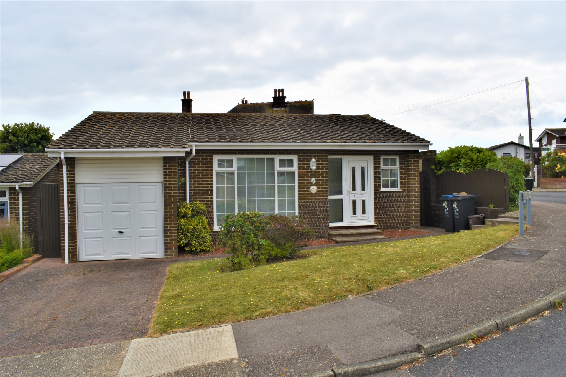 2 bed bungalow for sale in Boughton Avenue, Broadstairs  - Property Image 1