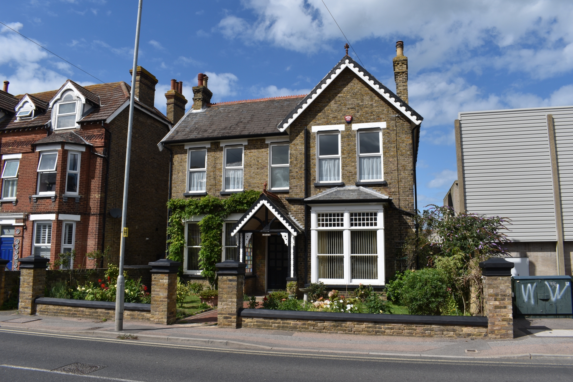Henderson Setterfield are thrilled to offer this first floor 1 bedroom flat situated close to the centre of Broadstairs. The property comprises large lounge, double bedroom, bathroom with shower over the bath and kitchen, there is off-street parking availiable. 