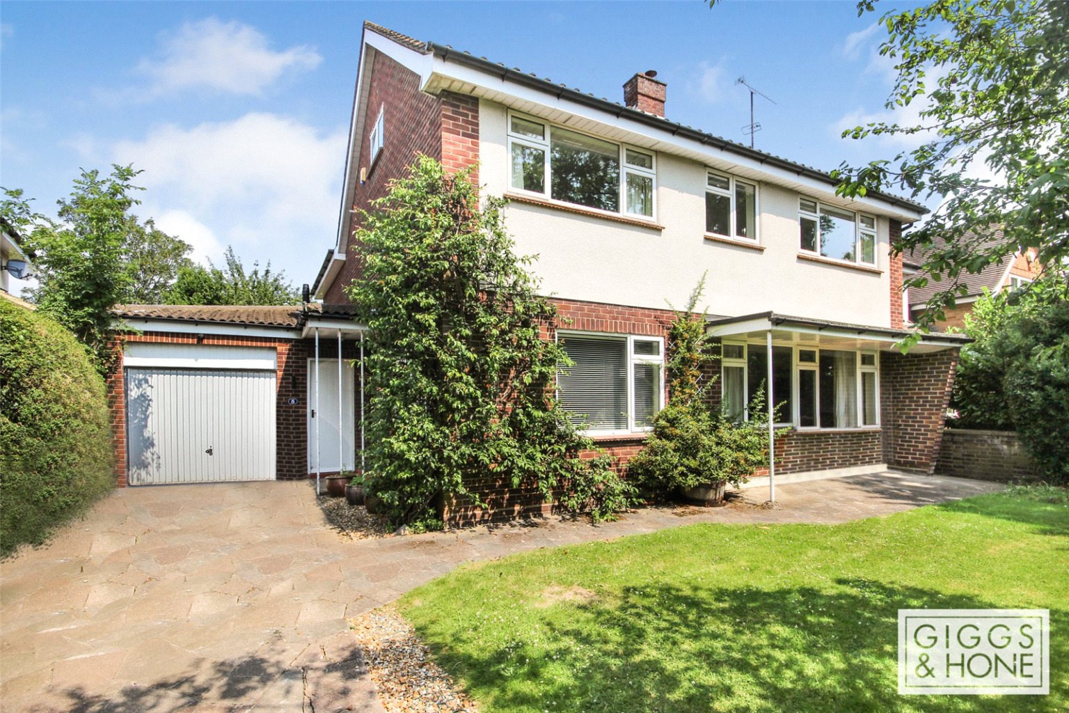 Substantial five bedroom family home situated on the sought after Polhill Avenue which has been extended to create versatile living accommodation for the whole family to enjoy.
