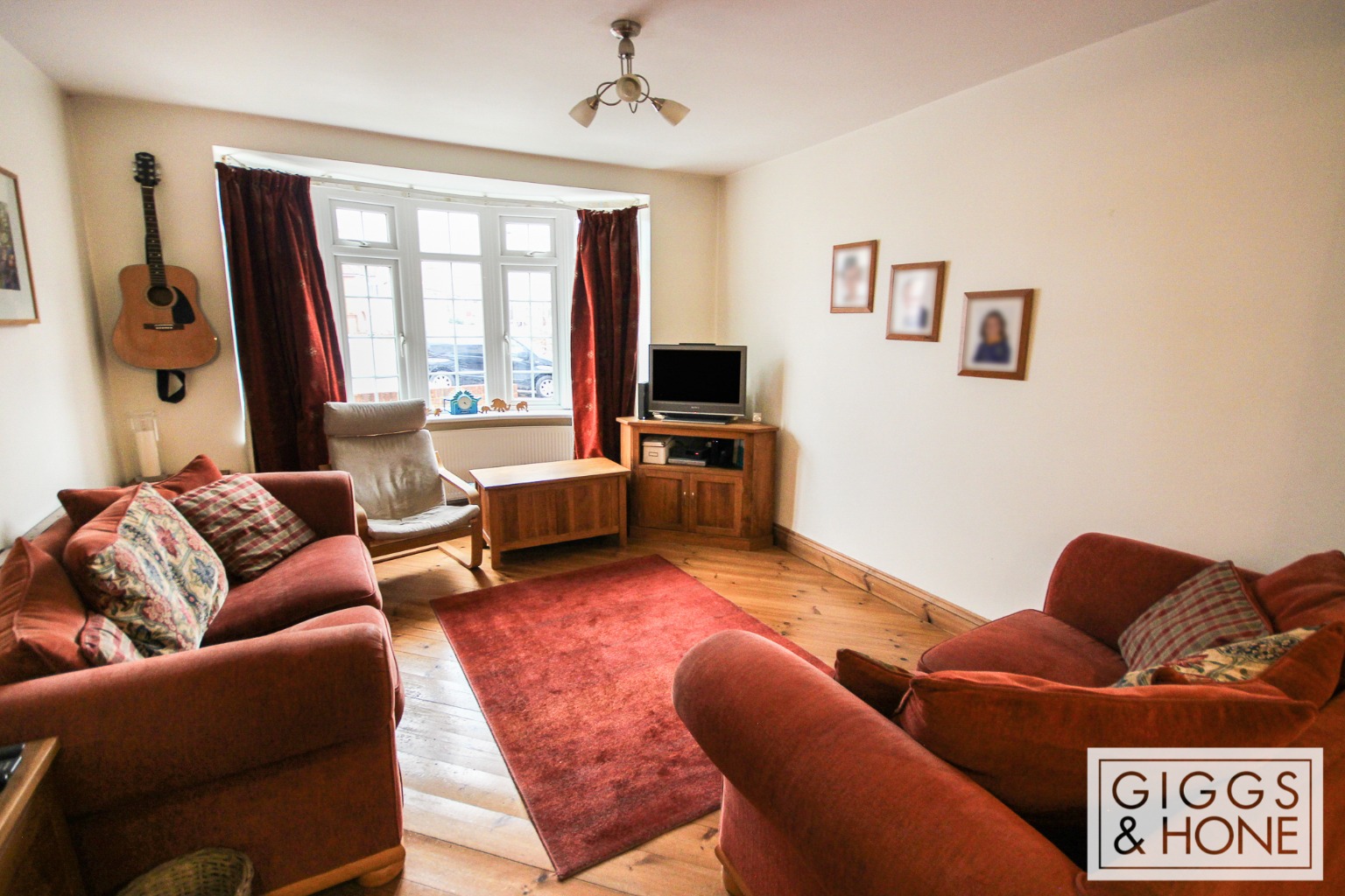 3 bed semi-detached house for sale in Lynton Grove, Bedford  - Property Image 6