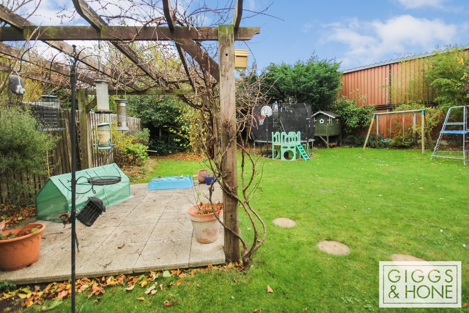 3 bed semi-detached house for sale in Lynton Grove, Bedford  - Property Image 16