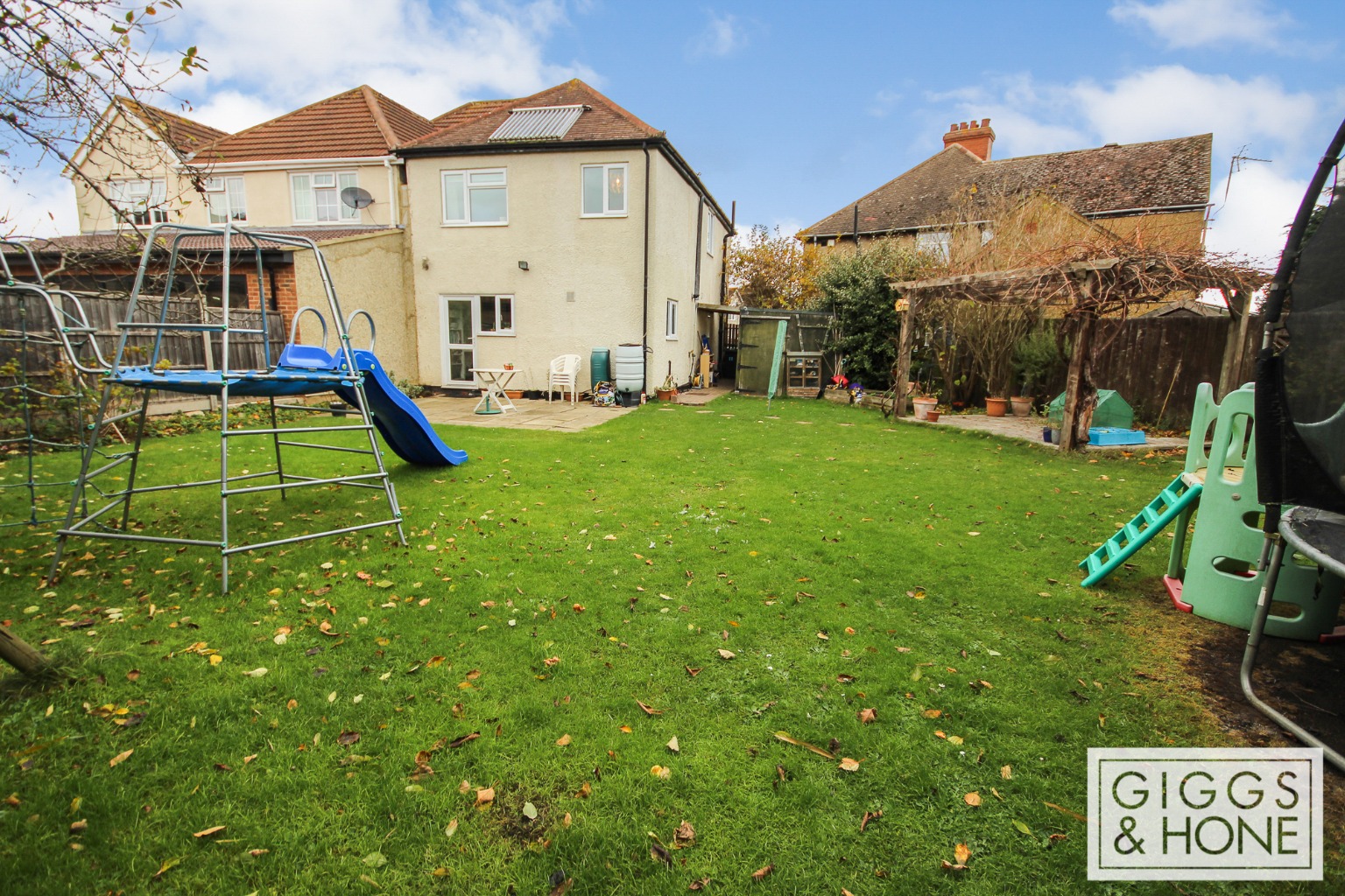 3 bed semi-detached house for sale in Lynton Grove, Bedford  - Property Image 18