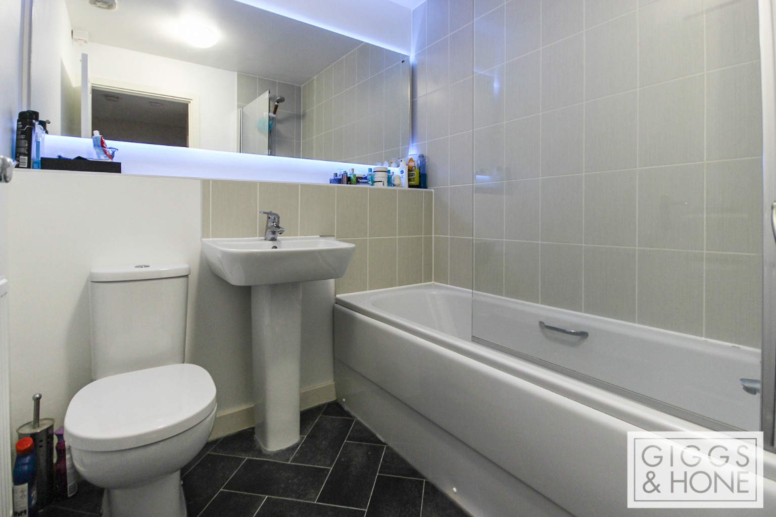 3 bed terraced house for sale in Thillans, Bedford 9