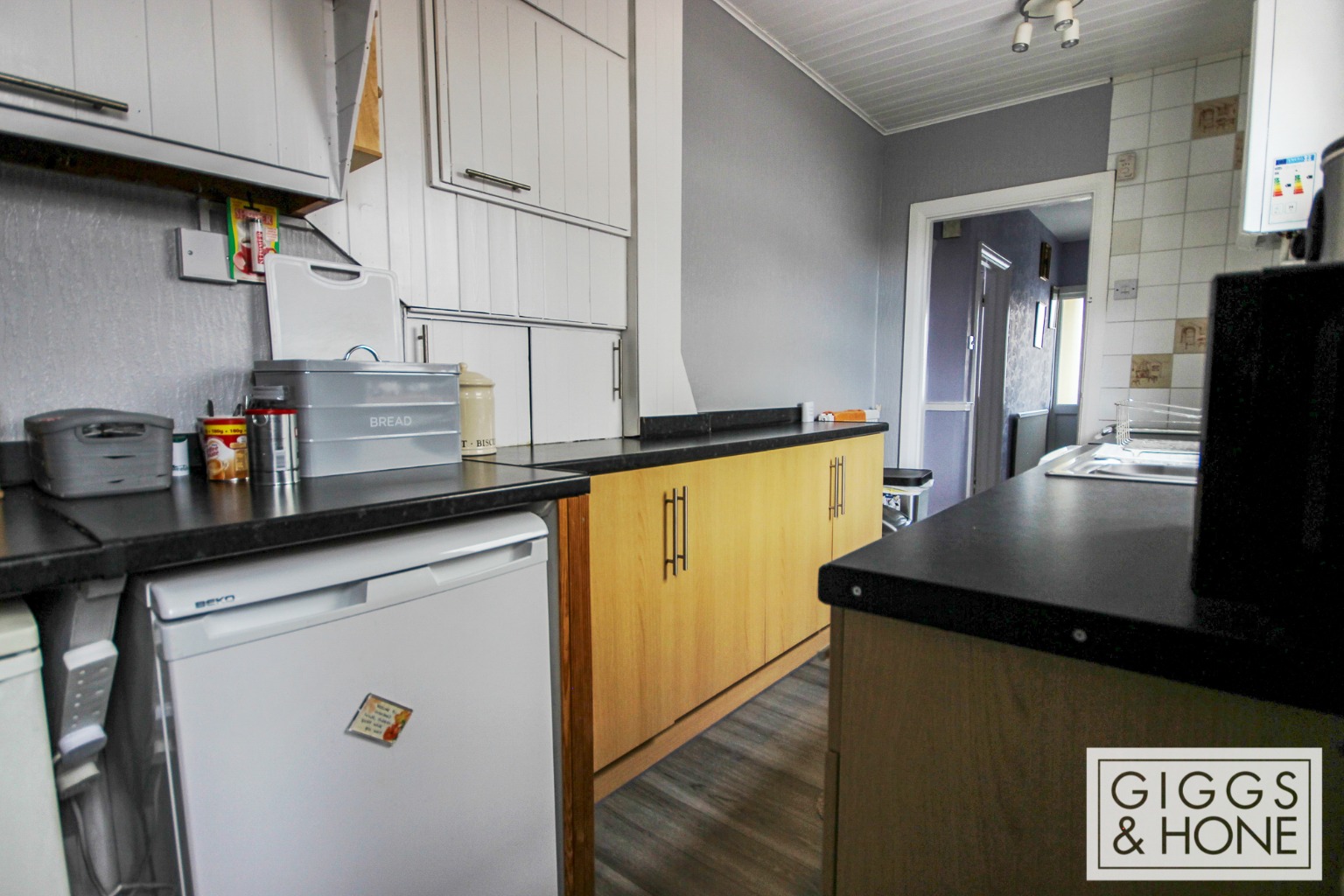 3 bed semi-detached house for sale in Ampthill Road, Bedford  - Property Image 6