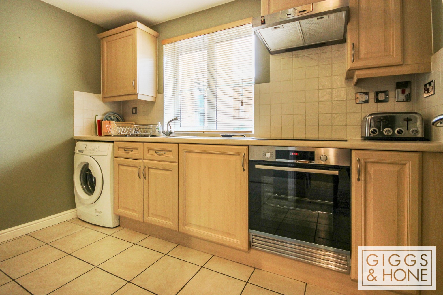 1 bed flat for sale in Crowe Road, Bedford 1