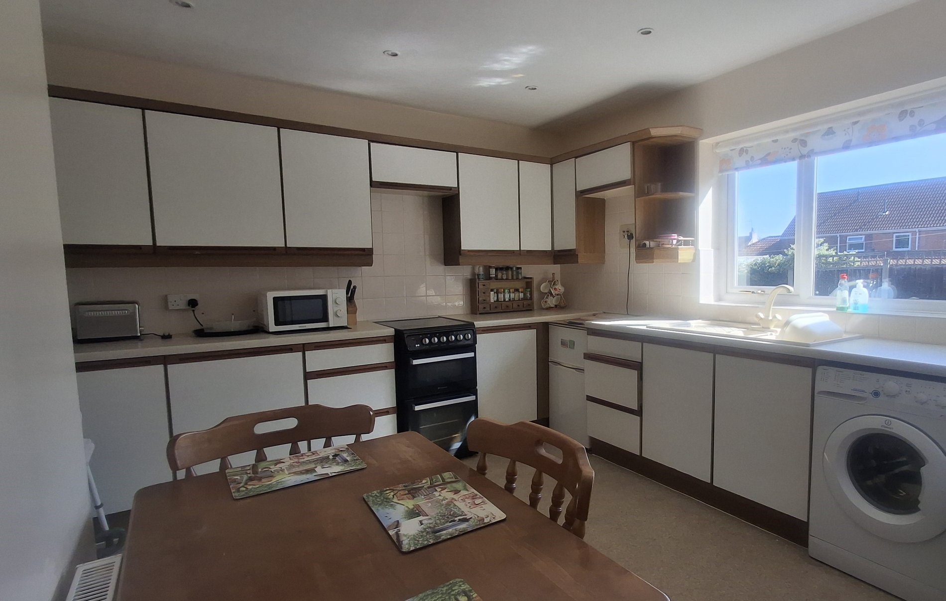 2 bed semi-detached bungalow for sale in Burton Rise, Walesby, NG22  - Property Image 5