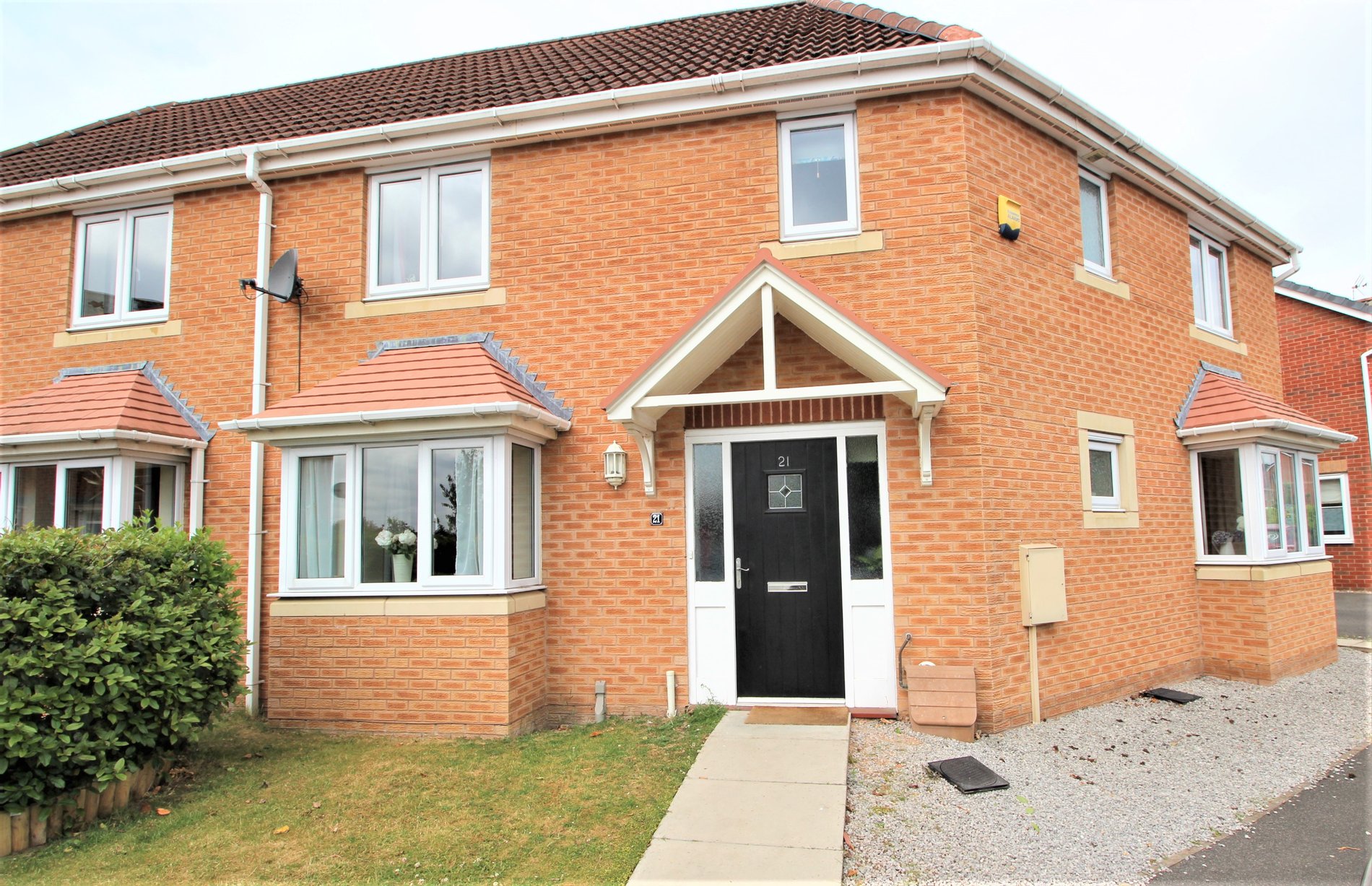 4 bed semi-detached house to rent in Mellors Road, Edwinstowe, NG21  - Property Image 1