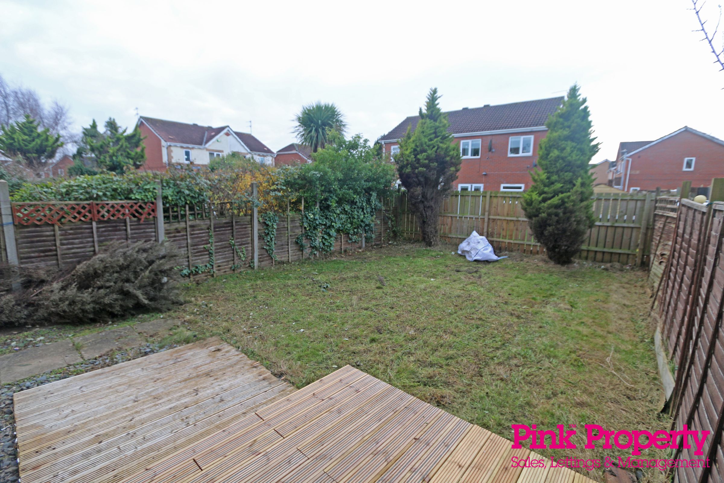 2 bed semi-detached house to rent in Navigation Way, Hull 8