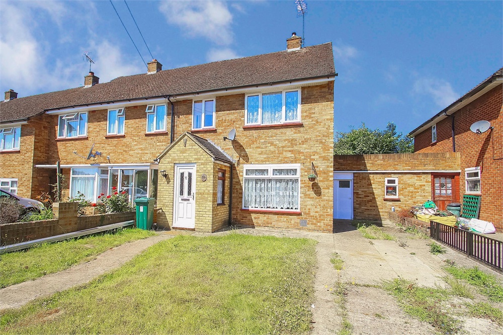 <p>This spacious semi detached house has been redecorated throughout and offers three bedrooms and two reception rooms. Driveway for two cars. Unfurnished. Flexible Availability date. </p>