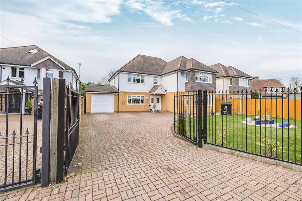 ** VIDEO TOUR AVAILABLE ** Substantial five DOUBLE bedroom detached family home situated within central village location and short walk to Station (Waterloo Line), APPROX 3096 SQFT, set over 3 floors, 27ft family room, 24ft sitting room, 4 BATHROOMS, 23ft garage, gated parking for ample cars, landscaped gardens.