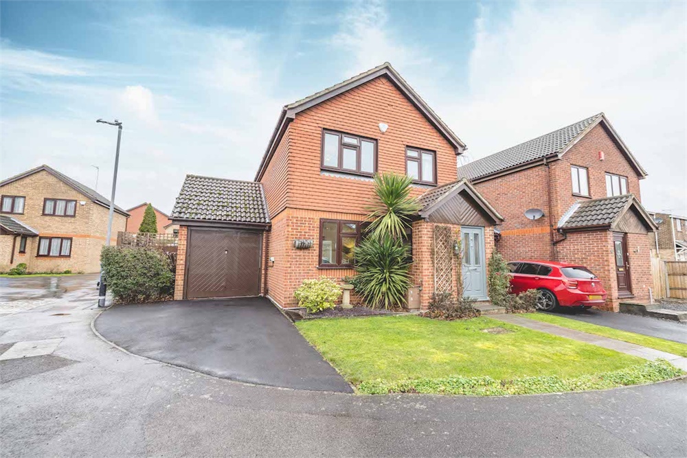 EXTENDED Four bedroom detached family home situated towards end of quiet cul-de-sac, SUPERBLY PRESENTED, 16ft lounge, 16ft kitchen/diner, 10ft conservatory, modern family bath, 16ft garage, parking for 2 cars, 60ft garden.