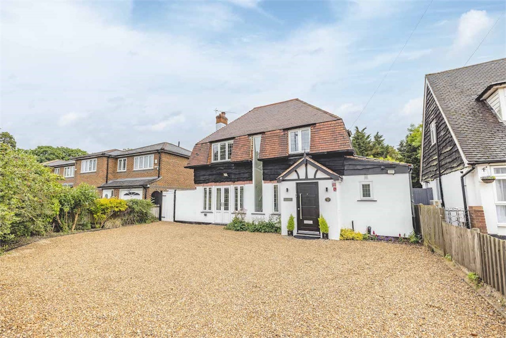 <p>OPENDAY BY APPOINTMENT ONLY SATURDAY 11TH JUNE 12PM ONWARDS</p><p>Oakwood Estates are overjoyed to present to the market this impressive & fully transformed Four bedroom detached family home. The existing owners have fully renovated the property to an extremely high specification. The property also benefits from having planning permission to do a 5-meter ground floor extension across the rear of the property (PL/21/3365/FA). It is only a short stroll to Iver Station (Crossrail) & Iver village center with its local amities & schools. The property also benefits from having driveway parking for up to seven cars. There is beautiful Spanish porcelain flooring throughout the ground floor with underfloor heating. Additionally, the property also benefits from Ethernet connectivity throughout.</p>